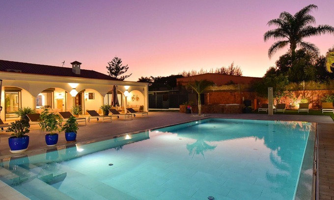 Campo Internacional Maspalomas Villa | Stunning private villa for 10 guests with WIFI, A/C, private pool, TV, patio and parking