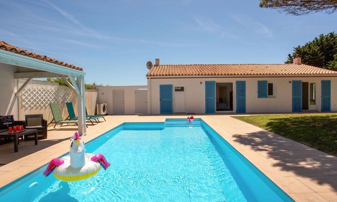 Prefailles House | Stunning private villa for 6 guests with WIFI, private pool, TV and terrace