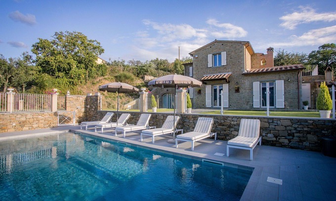 Cortona Villa | Stunning private villa with private pool, WIFI, A/C, TV, terrace, panoramic view, close to Cortona