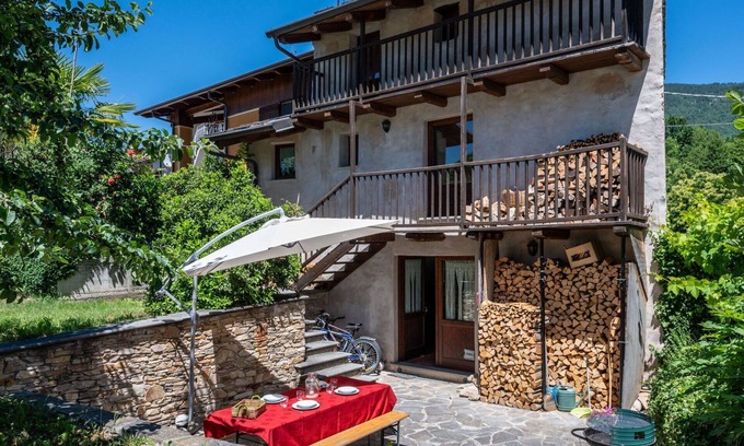 Roccabruna House | Stunning private villa for 4 people with WIFI, TV, patio and parking