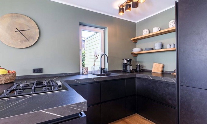 Vlagtwedde House | Stunning private villa for 6 people with WIFI, pool, TV, patio and parking