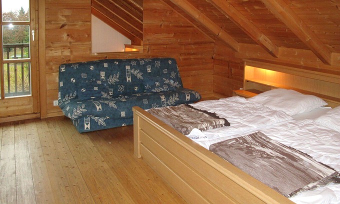 Witzmannsberg House | Stunning private villa for 6 guests with WIFI, TV, terrace and parking