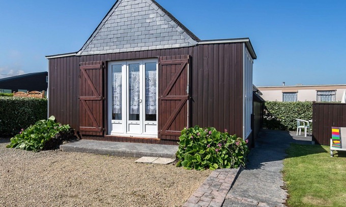 Cleder House | Stunning private villa for 4 guests with TV and terrace