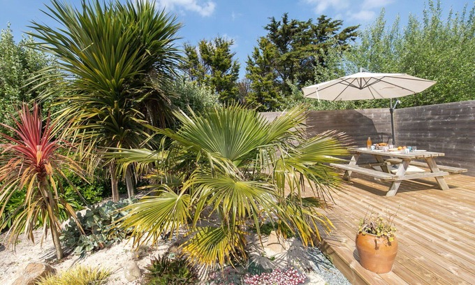 Kerlouan House | Stunning private villa for 6 guests with WIFI, TV, terrace and pets allowed