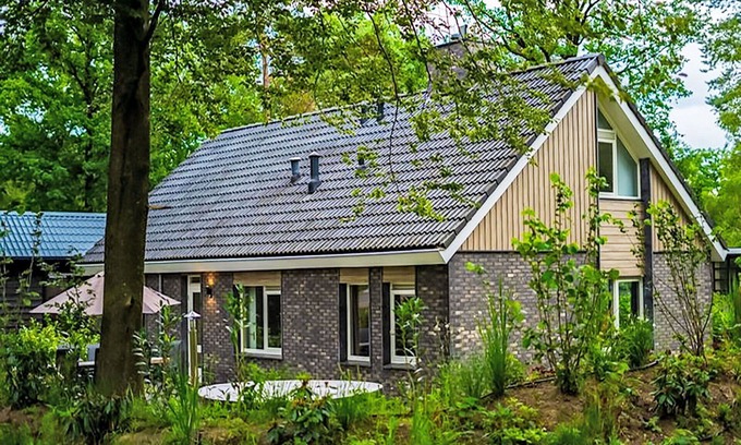 Bosgebied Hoenderloo House | Stunning private villa for 10 guests with pool, WIFI, TV and terrace