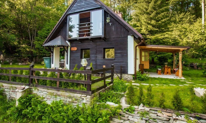 Lipno nad Vltavou Villa | Stunning private villa for 6 guests with WIFI, TV, patio, pets allowed, panoramic view and parking