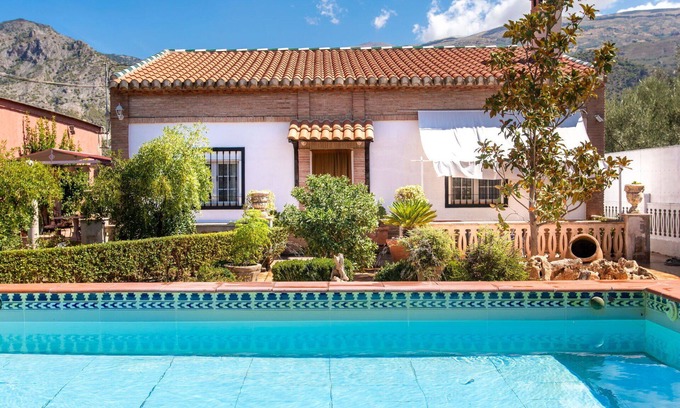 Niguelas House | Stunning private villa for 6 people with WIFI, private pool, A/C, TV and patio