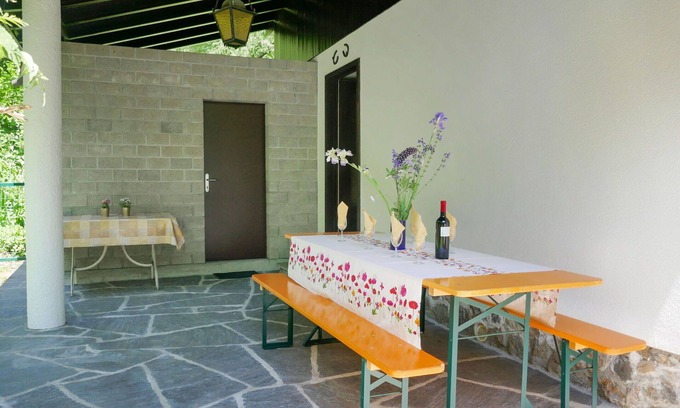 Olivone House | Stunning private villa for 6 guests with WIFI, TV, patio, pets allowed and parking