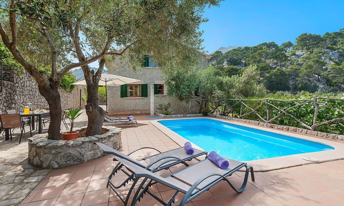 Selva House | Stunning private villa for 8 guests with A/C, WIFI, private pool, TV and terrace