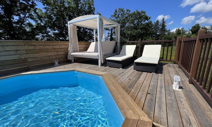 Cruis House | Stunning private villa for 6 people with WIFI, private pool, TV, terrace, pets allowed and parking