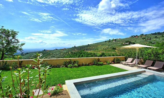 Vinci Villa | Stunning private villa for 4 guests with private pool, A/C, WIFI, TV and panoramic view