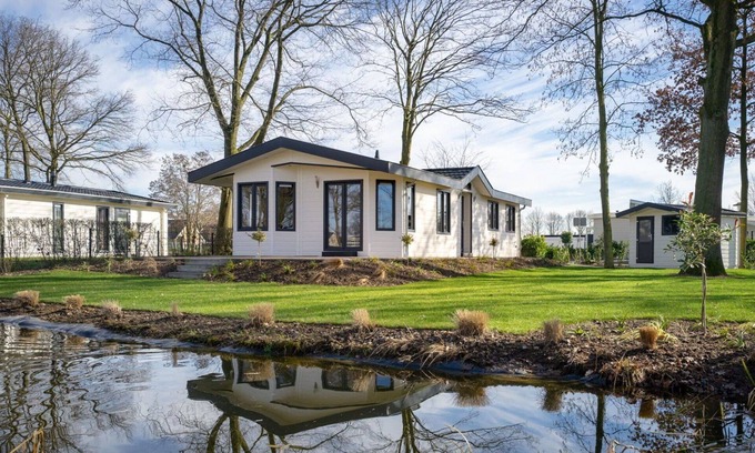 Susteren House | Stunning private villa for 6 people with pool, WIFI, TV and terrace