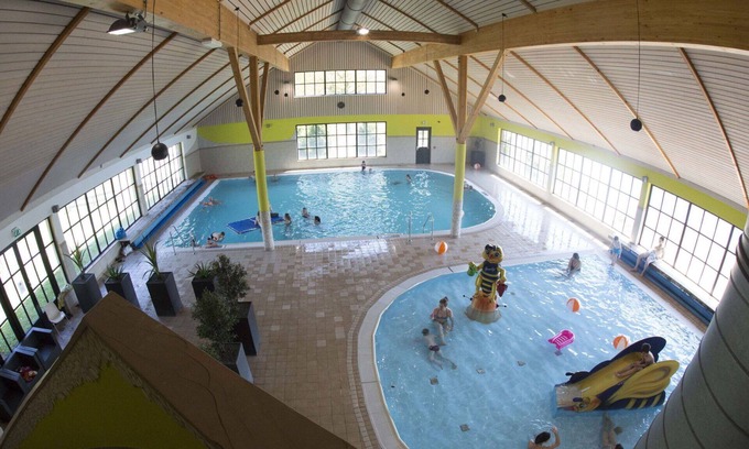 Susteren House | Stunning private villa for 6 people with WIFI, pool, TV and terrace