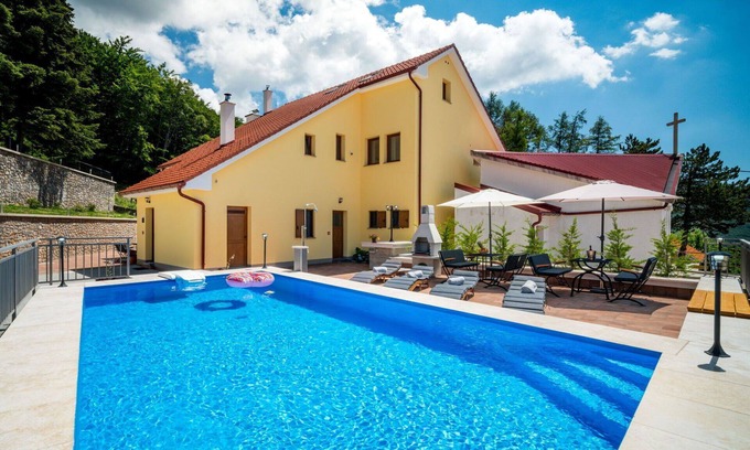 Senj House | Stunning private villa for 12 guests with private pool, WIFI, TV, terrace and pets allowed