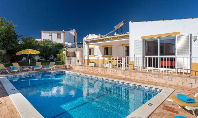 Albufeira Villa | Stunning private villa for 6 guests with WIFI, A/C, private pool, TV and terrace