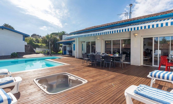 Bidart Villa | Stunning private villa for 15 guests with private pool, hot tub, WIFI, TV, terrace and pets allo.