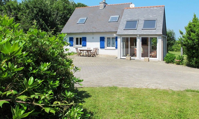 Camaret-sur-Mer House | Stunning private villa for 6 guests with WIFI, TV and pets allowed