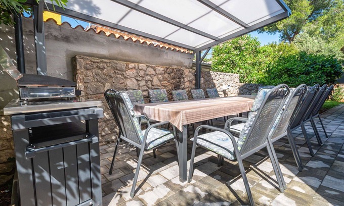 Cunski House | Stunning private villa for 12 people with hot tub, WIFI, A/C, TV and patio