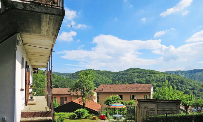 Armeno House | Stunning private villa for 4 guests with WIFI, TV, patio and pets allowed