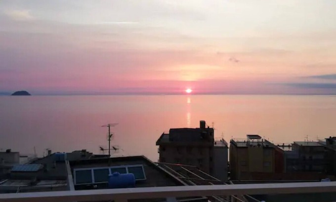 Lavina Apartment | Stunning sea and gulf view 3 minutes from the beach