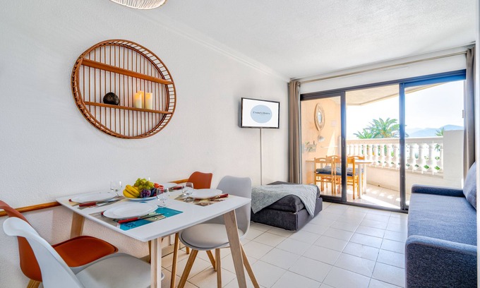 Cannes La Bocca Apartment | Stunning Sea View with Terrasse in Cannes!