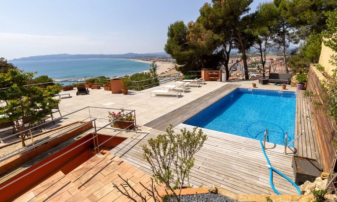L'Estartit House | Stunning sea views with private pool