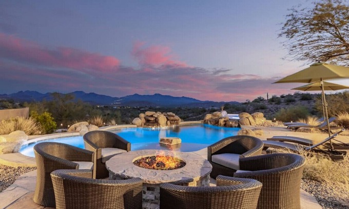 Fort McDowell House | Stunning Secluded Ranch, Sleeps 8, Pool & Jacuzzi