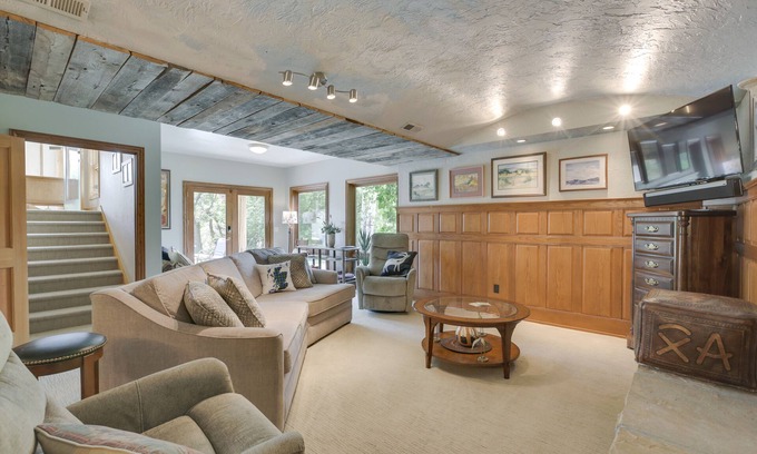 Sheridan Villa | Stunning Sheridan Ranch Villa: Mountain View!
