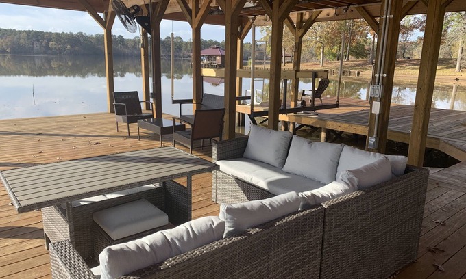 Milledgeville House | Stunning Sunsets - Lake Sinclair House! 5 Bedroom 3 Bath Home with Private Dock
