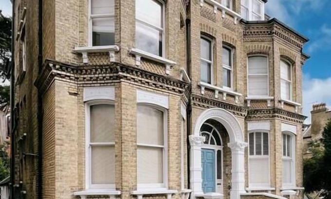 Hove Apartment | Stunning Victorian Mansion Apartment