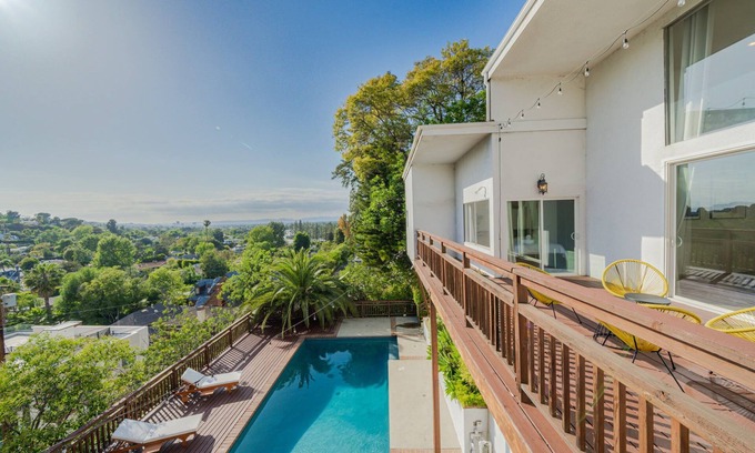 Studio City House | Stunning Views Retro House with Pool/Spa