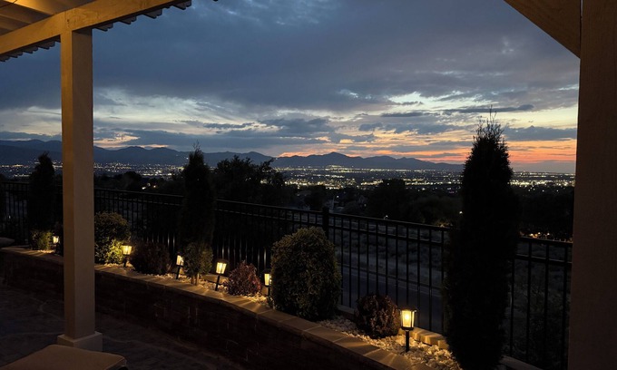 Draper Apartment | Stunning Views Suite
