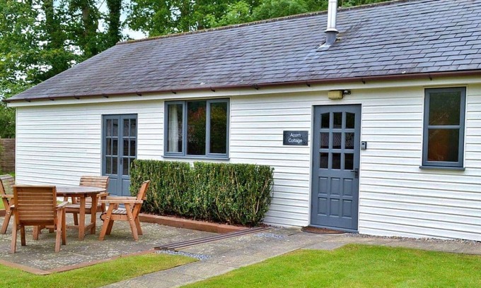 Liverton House | Stunning villa for 4 guests with WIFI, hot tub, pool