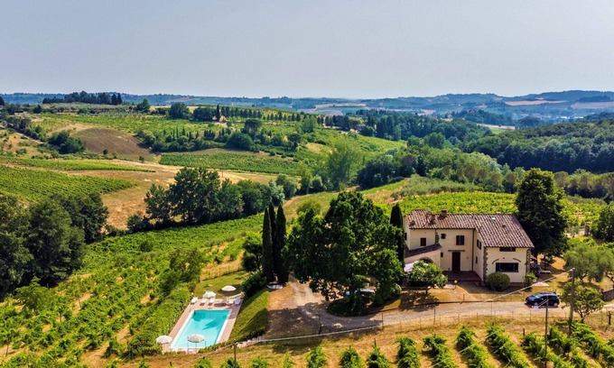 Scandicci House | Stunning villa for 16 guests with WIFI, private pool, TV, patio, pets allowed and panoramic view