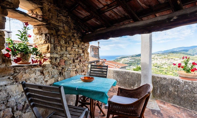 Terzorio House | Stunning villa for 5 people with terrace and pets allowed