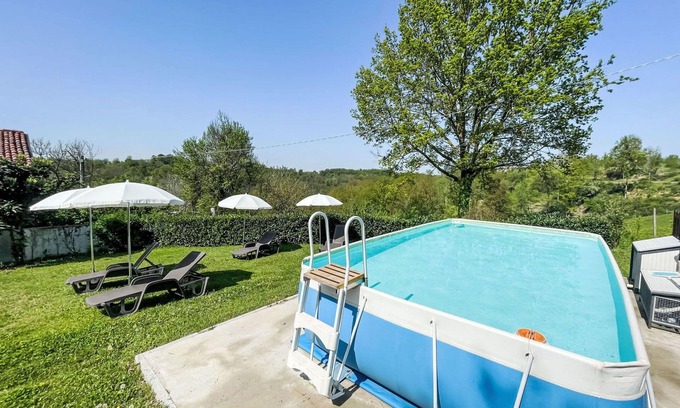 Asti House | Stunning villa for 7 people with WIFI, A/C, private pool, TV, terrace and pets allowed