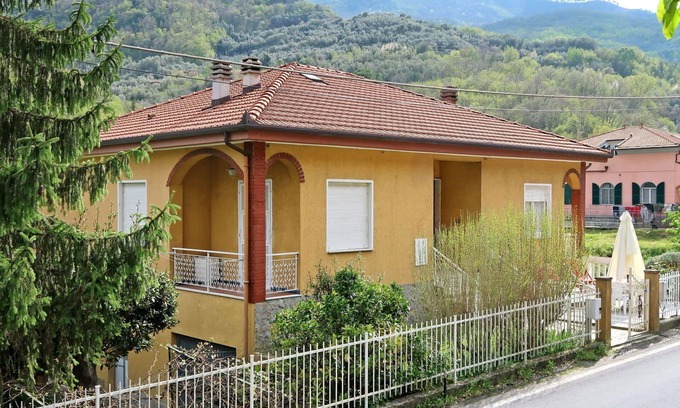 Rossi House | Stunning villa for 4 people with TV and terrace