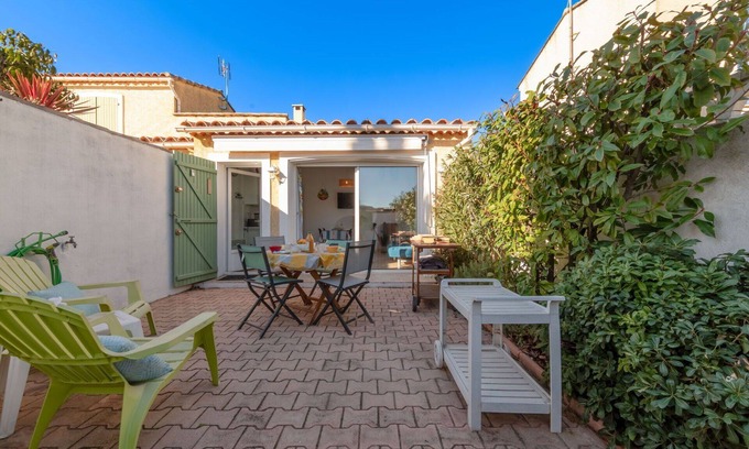 Le Grau-Du-Roi House | Stunning villa for 4 people with A/C, WIFI, TV and terrace
