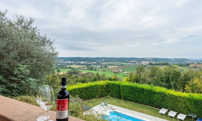 Portacomaro House | Stunning villa with A/C, private pool, WIFI, terrace, pets allowed and panoramic view