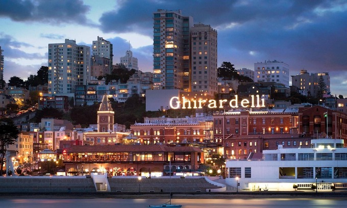 San Rafael House | STUNNING WATERFRONT BAYHOUSE 15 MIN TO GG BRIDGE AND 45 MINUTES TO NAPA