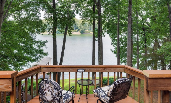 Westlake Corner House | Stunning Wide-Water Views, Private Dock, Spacious Deck, Kayaks & Paddle board