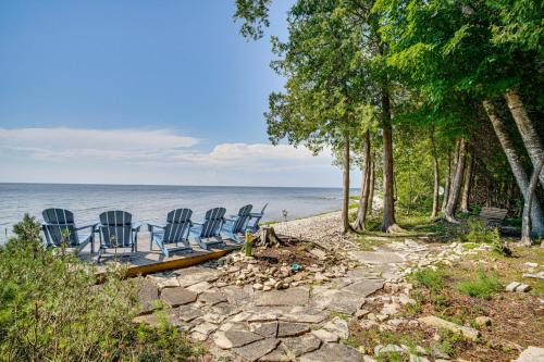 Sturgeon Bay House | Sturgeon Bay Hideaway with Direct Water Access!