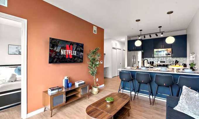 Downtown Minneapolis Condo | Stylish 1B in DT Minneapolis, Minutes to Minneapolis Convention Center & US Bank