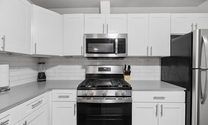 Highland Apartment | Stylish 1BR Near UT | Highland | Evonify