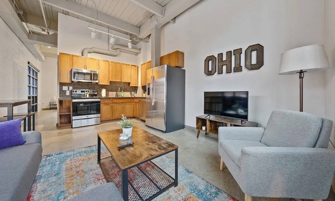 Downtown Cleveland Apartment | Stylish 1BR Retreat in the Heart of Downtown Cleveland