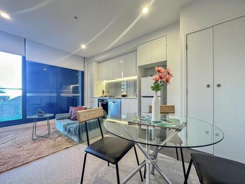 Footscray Apartment | Stylish 1br1ba Apt In Footscray Pool Gym Wifi