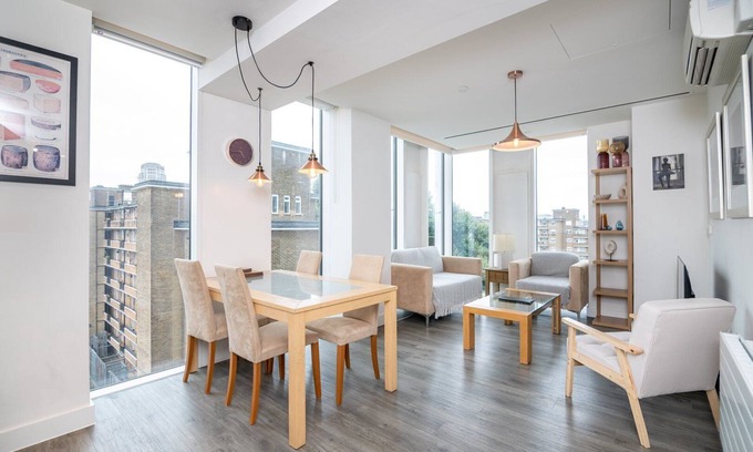 Cathedrals Apartment | Stylish 2-Bed Apartment in Southwark