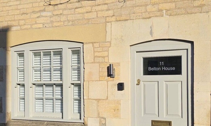 Stamford House | Stylish 2-Bed House in Stamford Town Centre