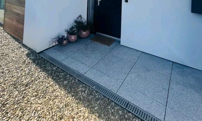 Stillorgan House | Stylish 2 bed townhouse in the heart of Stillorgan & a stroll to Blackrock.