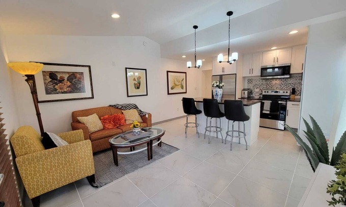 Timberwolf Condo | Stylish 2 bedroom condo fully renovated